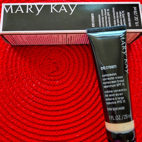 Mary Kay UVA/UVB Protection - Picture 1 of 1
